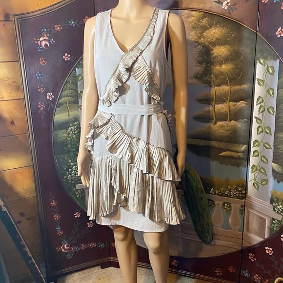 GAP Dresses & Skirts - Gap dress sleeveless with ruffles Size Small